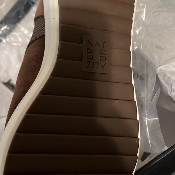 Naturalizer suede platform boot - Picture 4 of 4